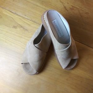 Bandolino Ptlatform Slip on Sandals